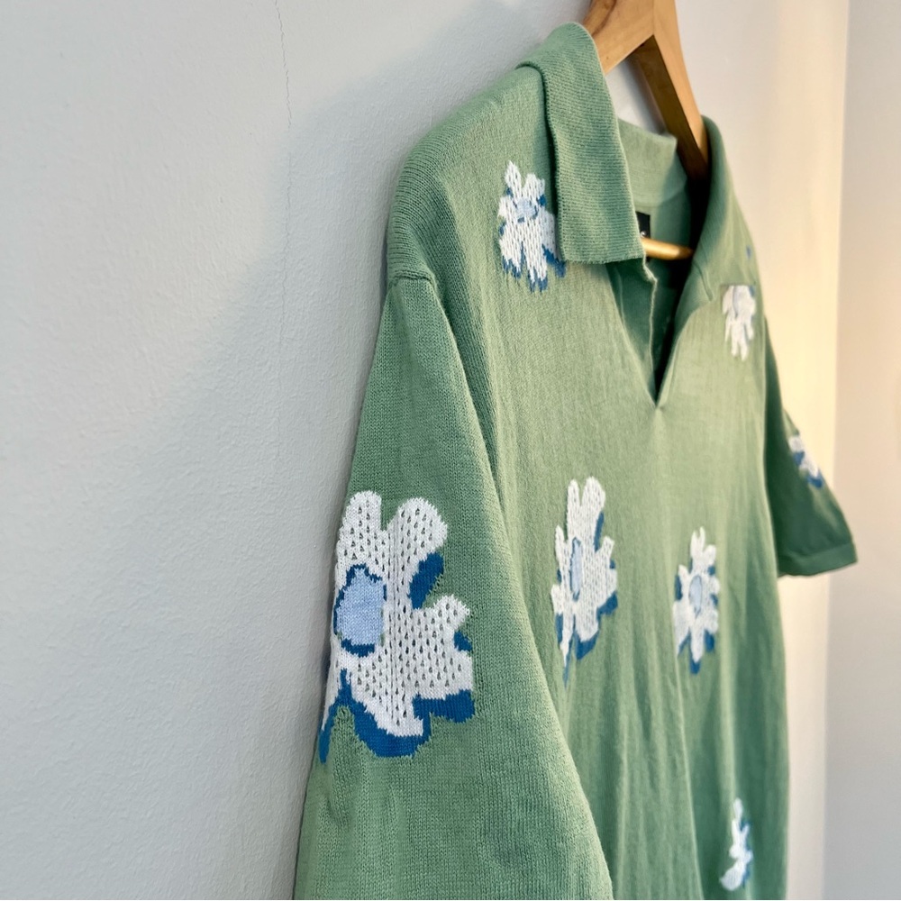 Green Polo Knit, ShortSleeves with Floral Accents, Size M, Unisex, women polo